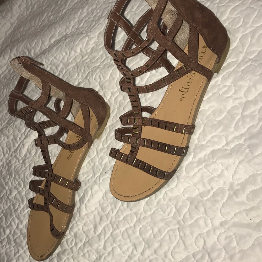 Brown gladiator sandals, size 7.5